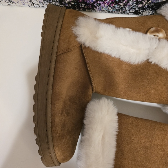 SO Chestnut Abigail Tan Brown Faux Suede Fur Trim Boots Calf Length Size 8.5 - Picture 10 of 17